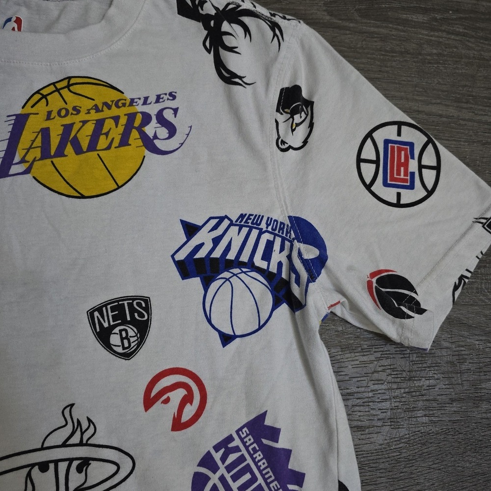 NBA League Team Logos All Over Print Jersey T Shirt Basketball White Mens Medium - Picture 7 of 16